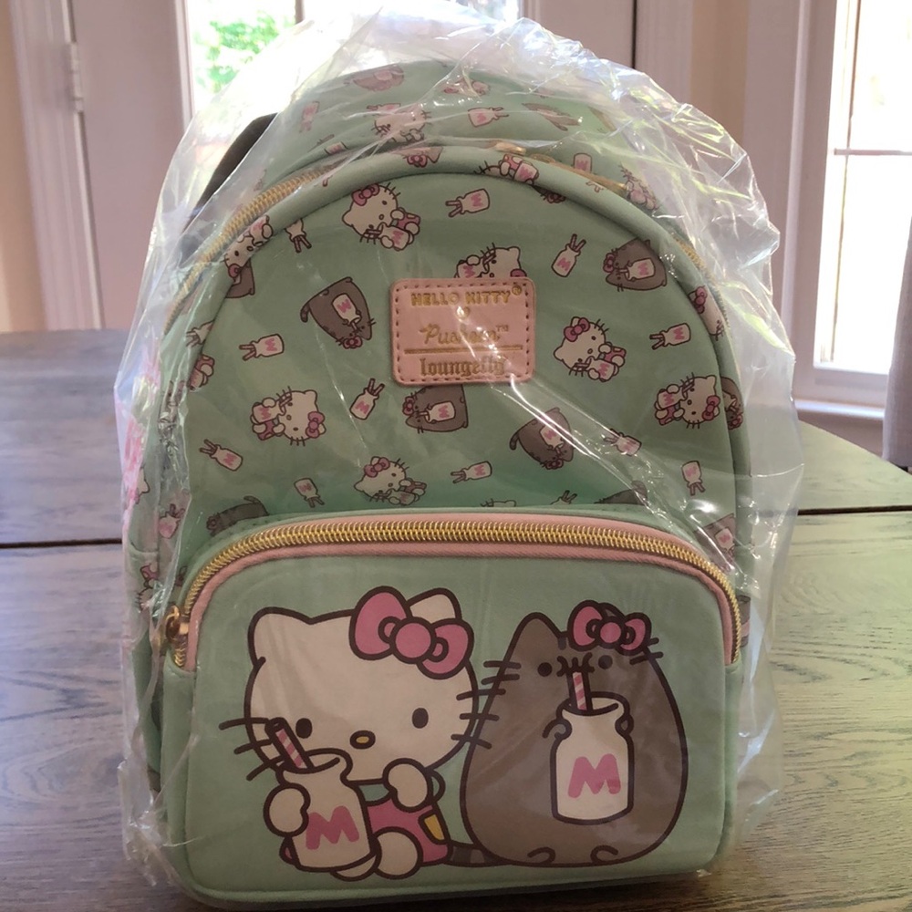 Marvel Loungefly Infinity Saga Iron Man Gauntlet Light Up Mini Backpack Purse